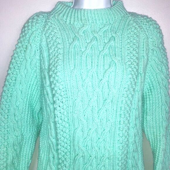 Womens Small Sweater Handmade Cable Knit Pullover Thick Mint Green NEW - Picture 2 of 7